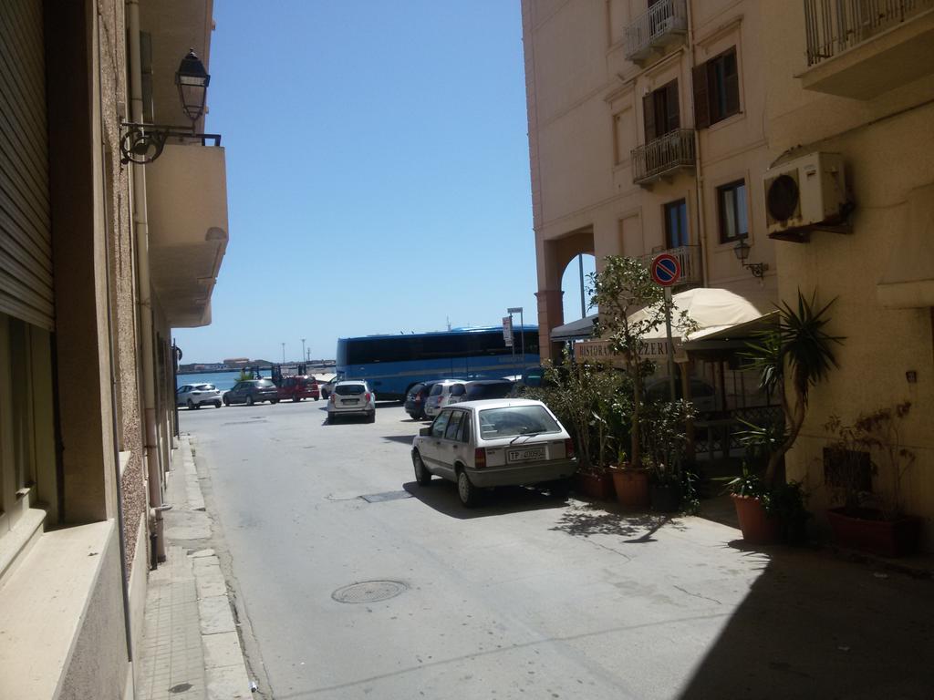 Almaran B&B Trapani Port & City Exterior photo
